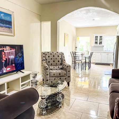 Red Hassell Manor Ξενοδοχείο Πορτ Αντόνιο Εξωτερικό φωτογραφία