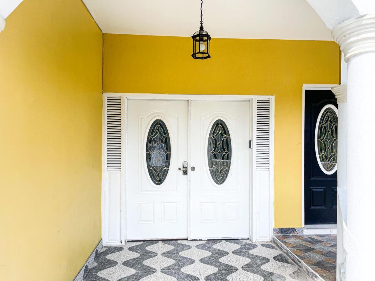 Red Hassell Manor Ξενοδοχείο Πορτ Αντόνιο Εξωτερικό φωτογραφία
