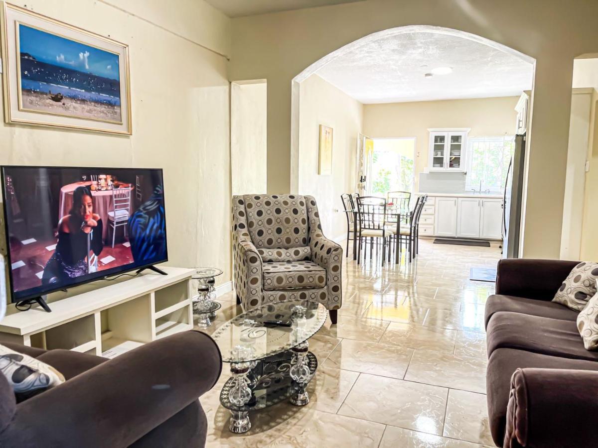 Red Hassell Manor Ξενοδοχείο Πορτ Αντόνιο Εξωτερικό φωτογραφία