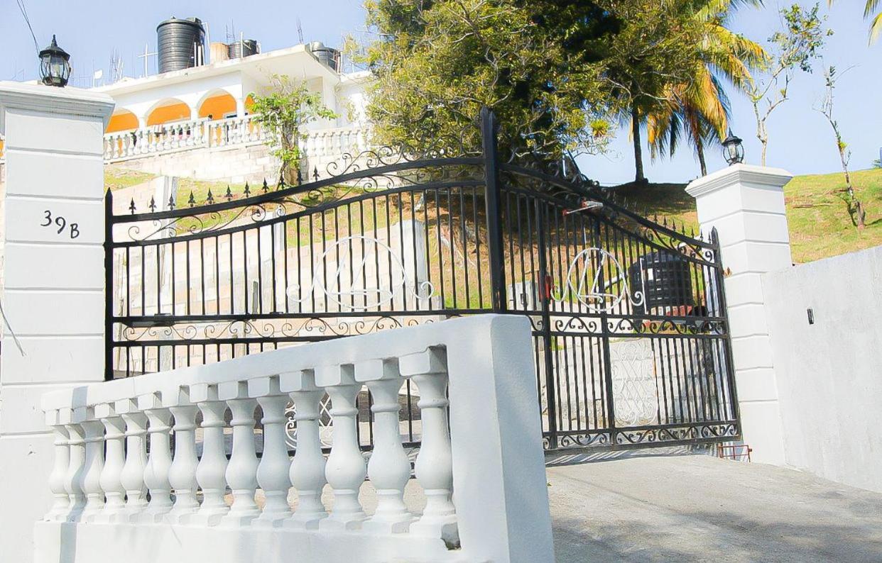 Red Hassell Manor Ξενοδοχείο Πορτ Αντόνιο Εξωτερικό φωτογραφία