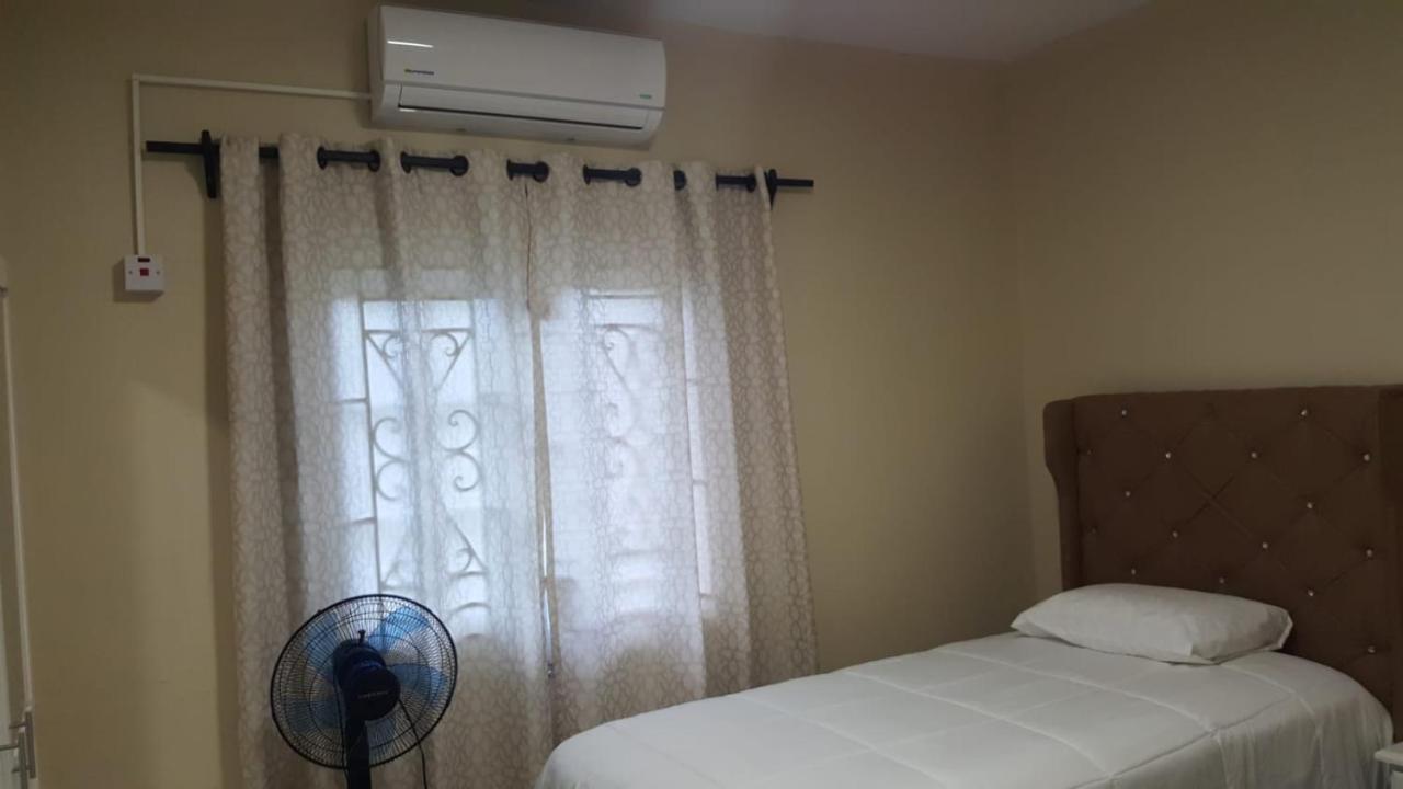 Red Hassell Manor Ξενοδοχείο Πορτ Αντόνιο Εξωτερικό φωτογραφία