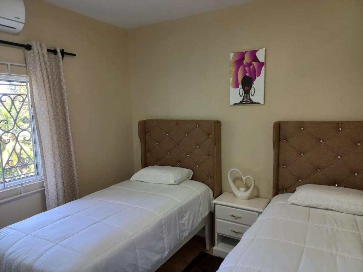 Red Hassell Manor Ξενοδοχείο Πορτ Αντόνιο Εξωτερικό φωτογραφία